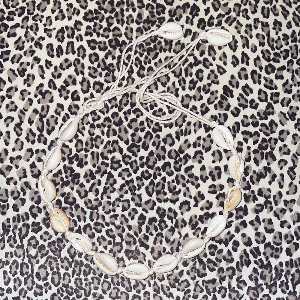Shell necklace ๐๐ - Picture 3 of 4